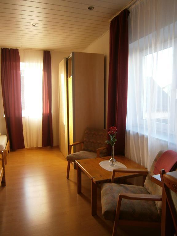 Hotel Strauss Waldbronn Δωμάτιο φωτογραφία