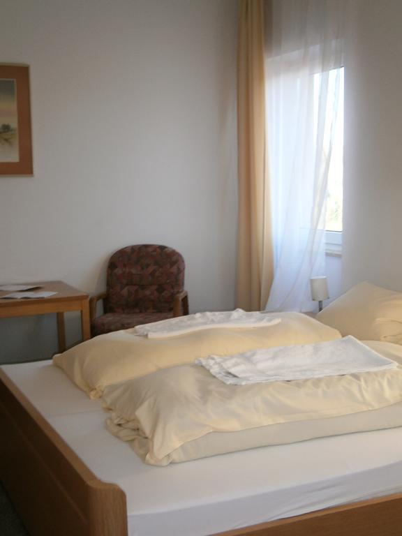 Hotel Strauss Waldbronn Δωμάτιο φωτογραφία