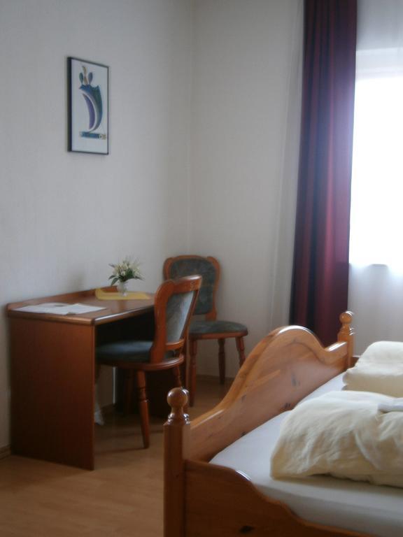Hotel Strauss Waldbronn Δωμάτιο φωτογραφία