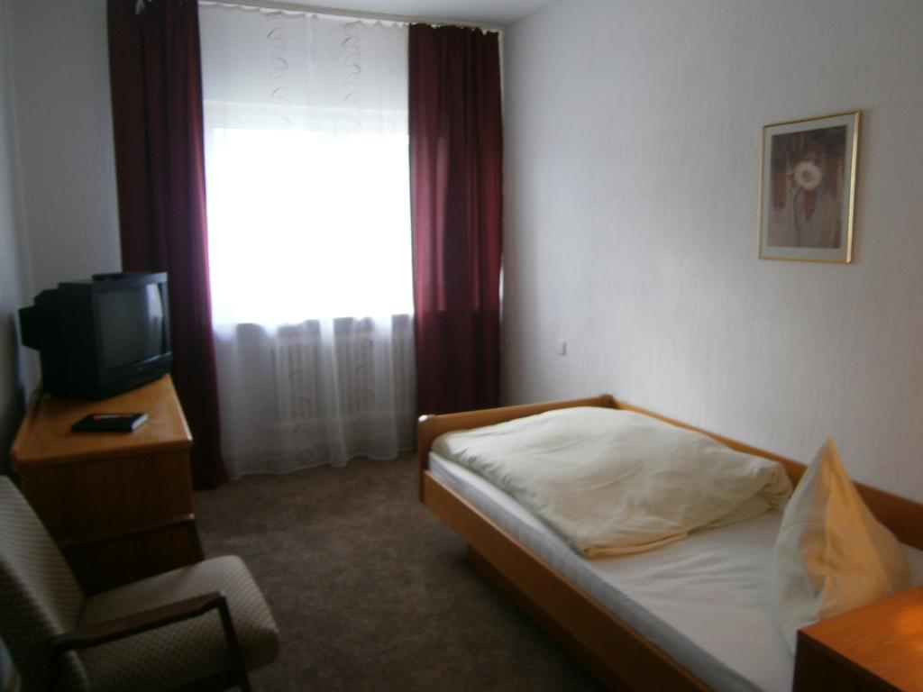 Hotel Strauss Waldbronn Δωμάτιο φωτογραφία