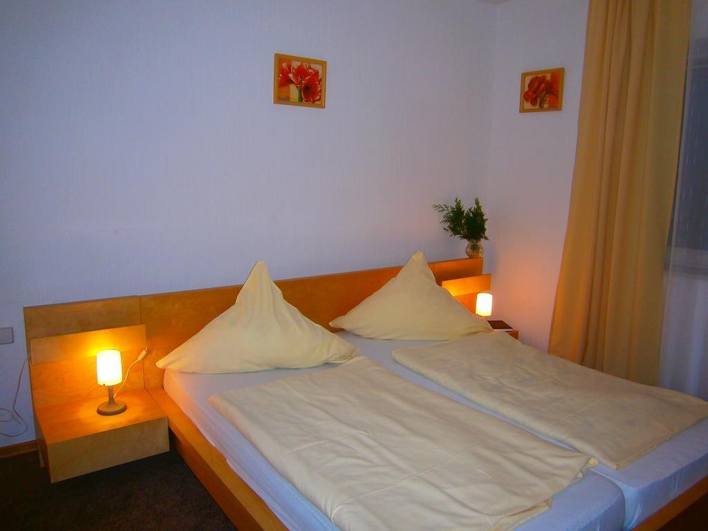 Hotel Strauss Waldbronn Δωμάτιο φωτογραφία